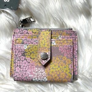 Steve Madden Floral Bhayden Card Holder